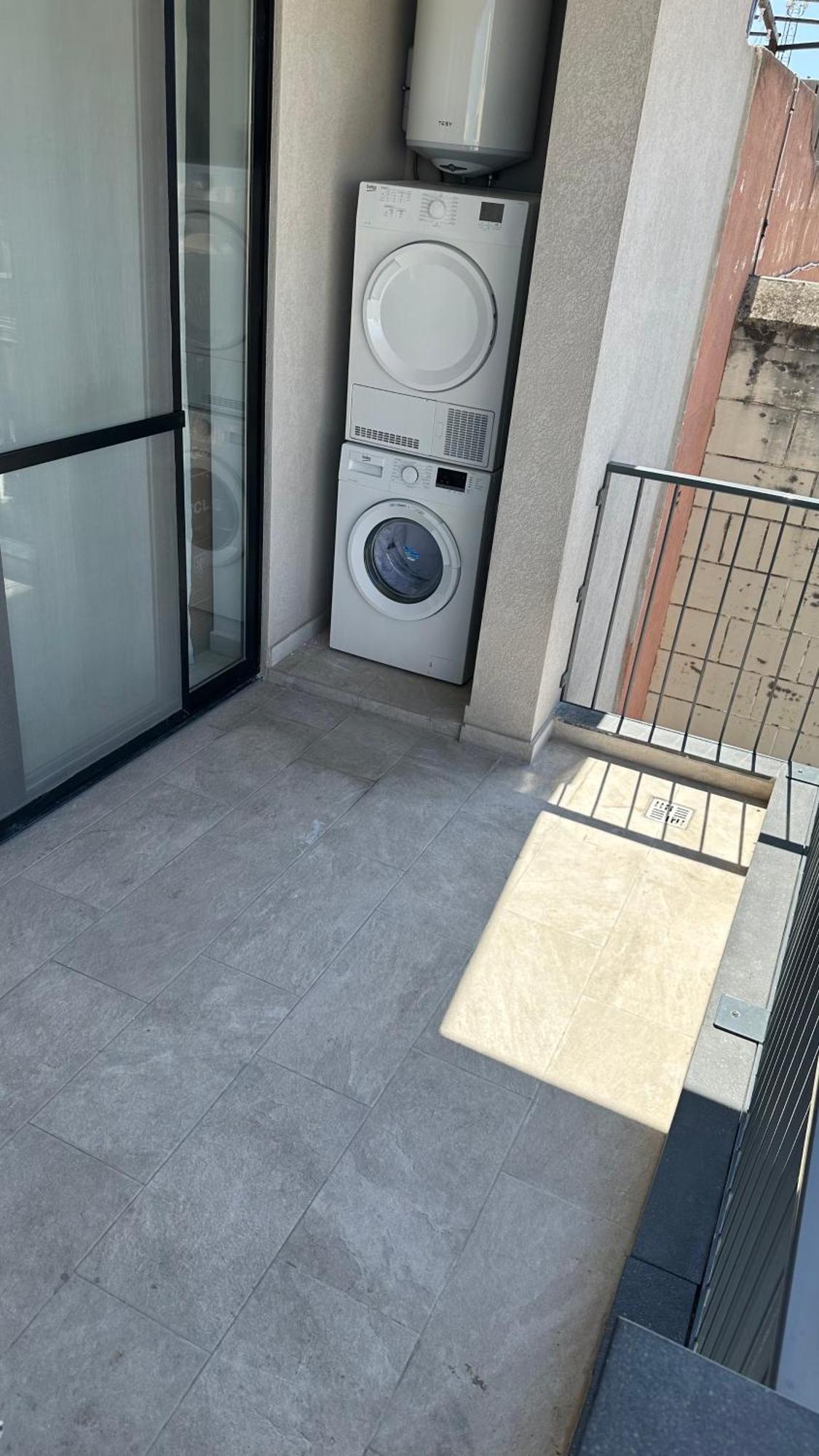 Your Elegant Home Away From Home Shared Apartment Only With Host Żebbuġ Exterior foto